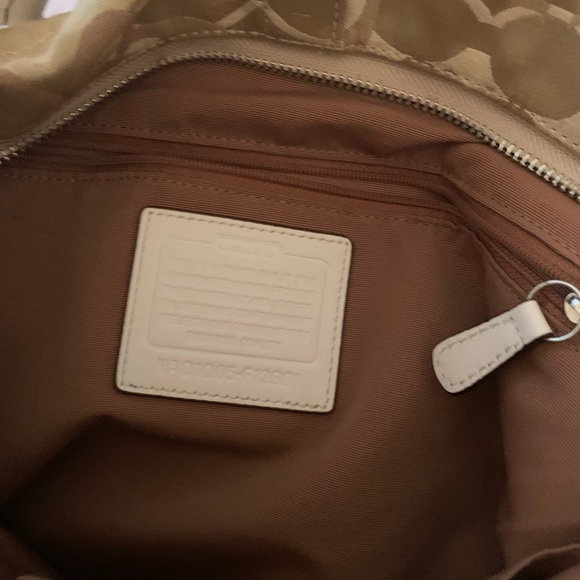 Authentic Coach Handbag /Purse/Shoulder Bag - Picture 8 of 11